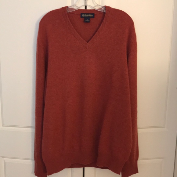 Brooks Brothers Other - Brooks Brothers 100% cashmere vneck sweater